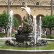 Fontana del Tritone